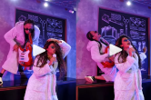 Priyanka Chopra Video: प्रियंका चोपड़ा ने बाथरोब पहन मिथुन चक्रवर्ती के गाने पर किया बवाल डांस