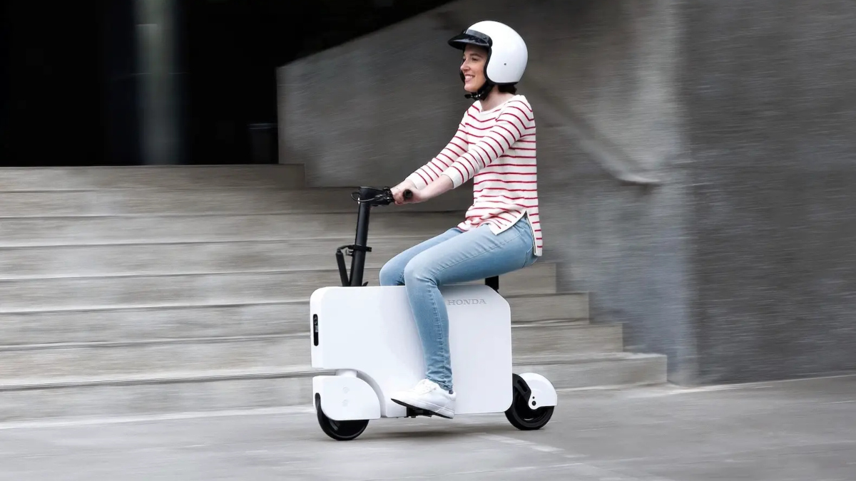Honda Motocompacto mini electric scooter 