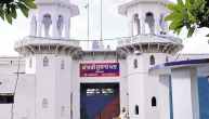 Heroine Smuggler share information to isi agent