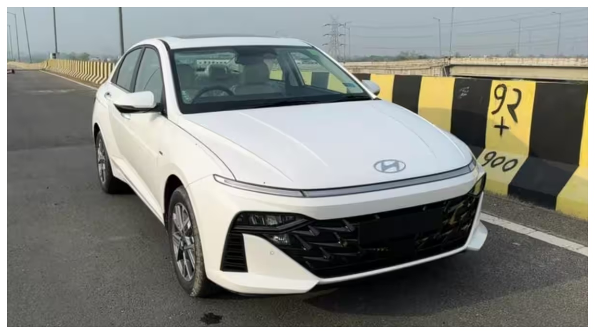 Hyundai Verna sedan car