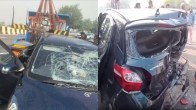 यमुना एक्सप्रेसवे से आगरा जा रहे वायु सेना अधिकारी के परिवार की कार हादसे का शिकार, पत्नी की मौत