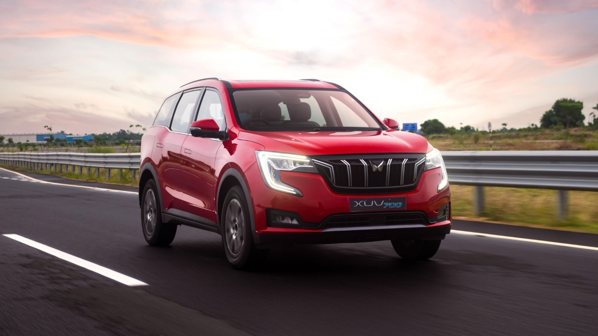Mahindra XUV700 Top