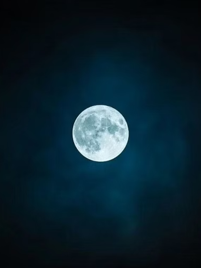 These are 6 miraculous ways to strengthen position of Moon in horoscope