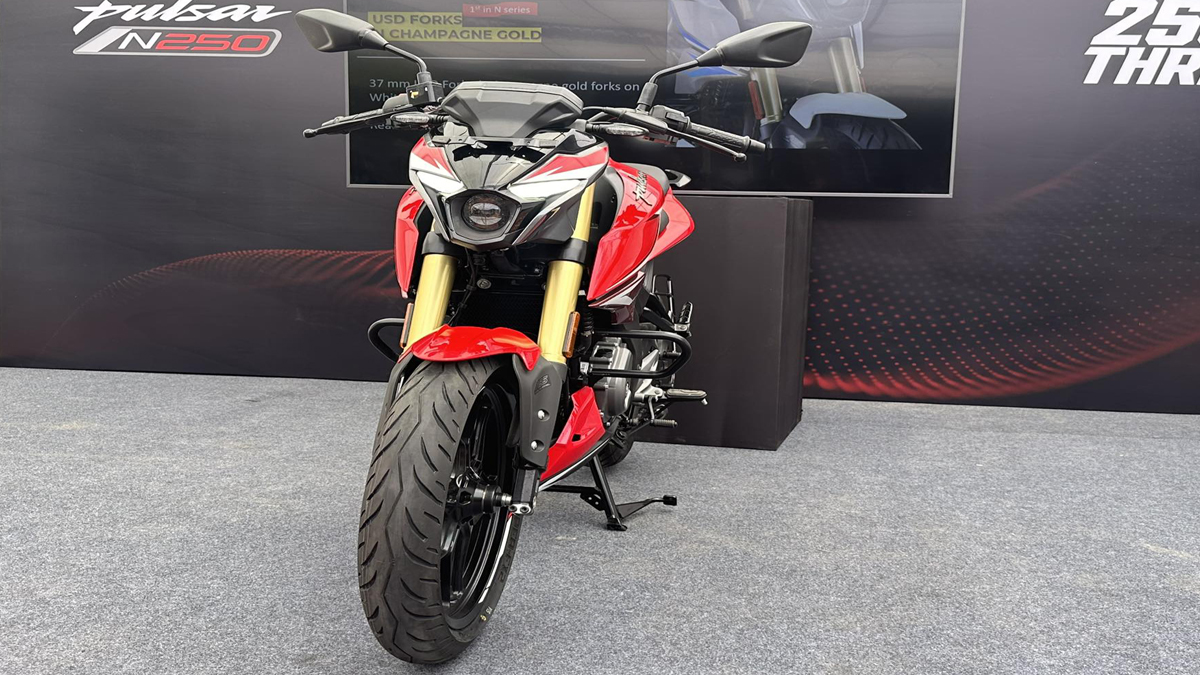 Bajaj Pulsar N250 