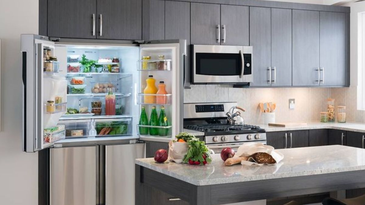 Refrigerator 