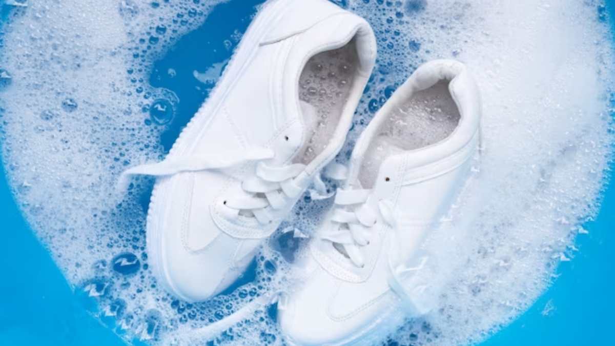 white sneakers cleaning