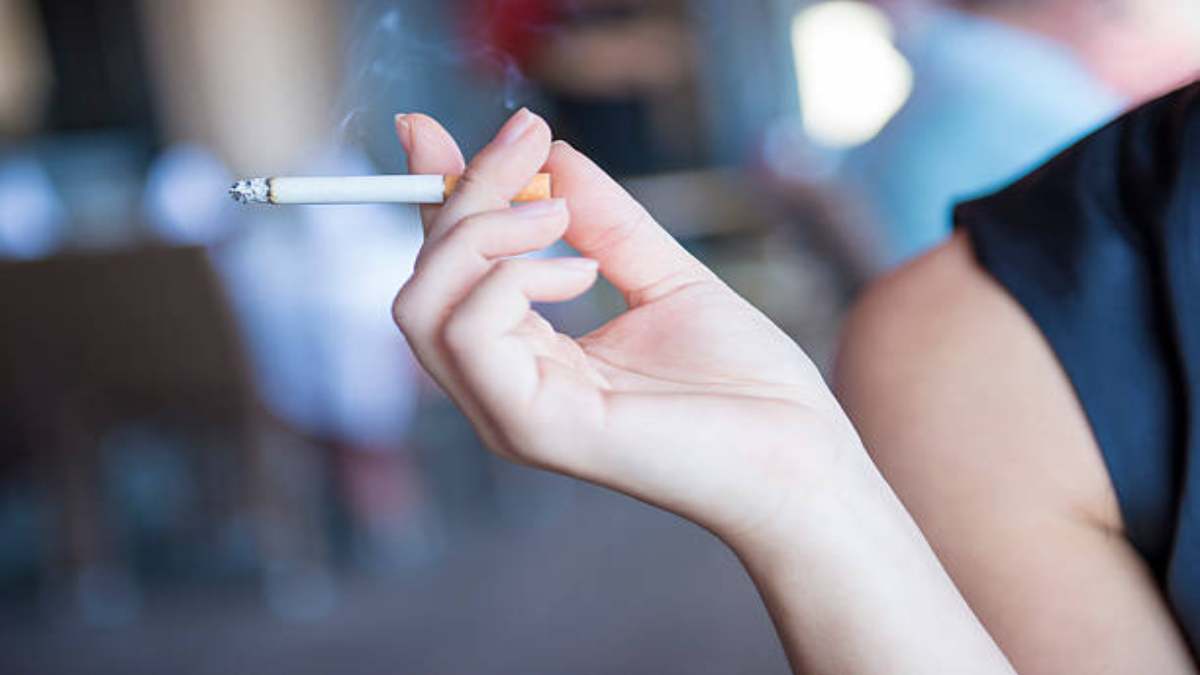 France Ban Outdoor Smoking