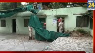 दिल्ली की दरगाह की छत ढही।