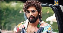 Allu Arjun Mobbed at Hyderabad Cafe