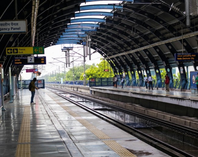 यात्रियों की सुविधा के लिए कई सुविधाएं
