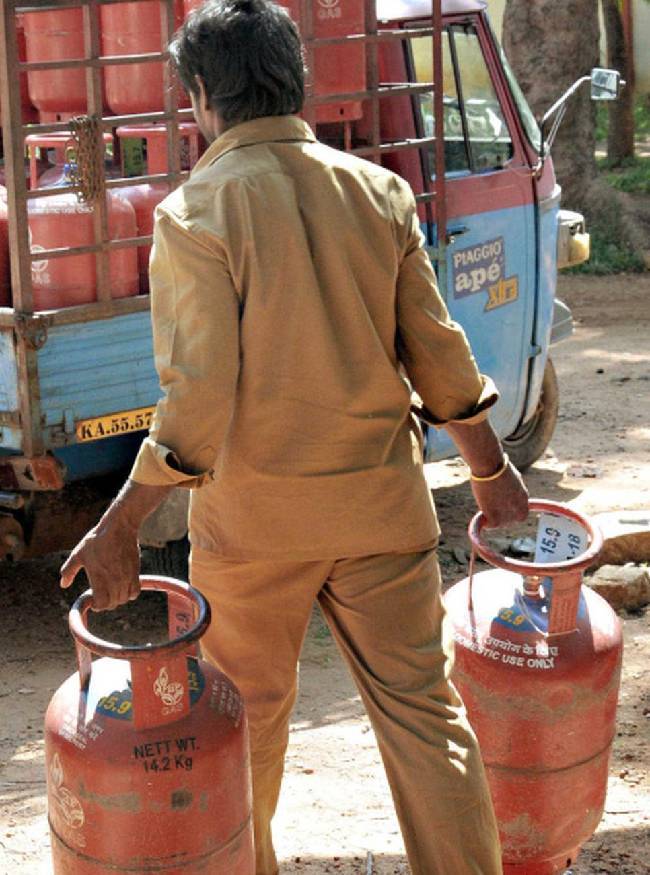 LPG पोर्टेबल और PNG पाइपिंग बाउंड