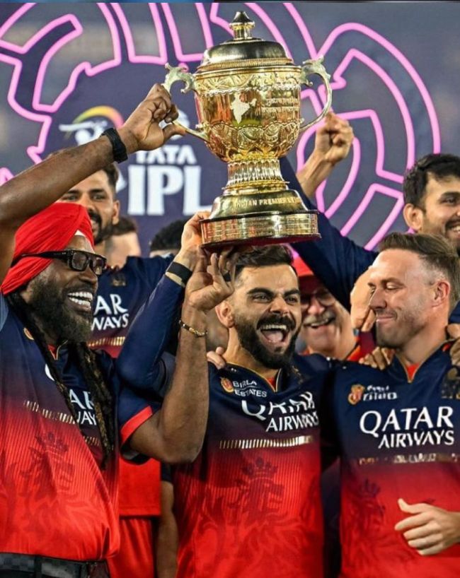 कैसी दिख रही दिनेश कार्तिक की ऑल-टाइम RCB प्लेइंग 11?