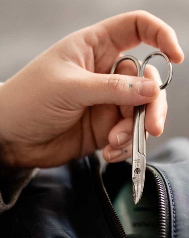 धारदार और नुकीली वस्तुएं हैं पूरी तरह बैन