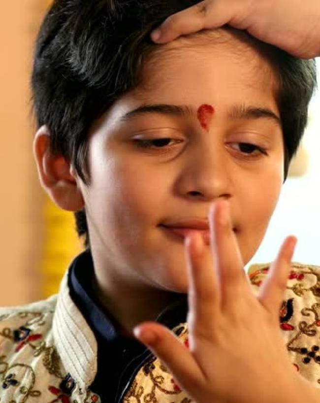 मध्य उंगली: संतुलन का संकेत