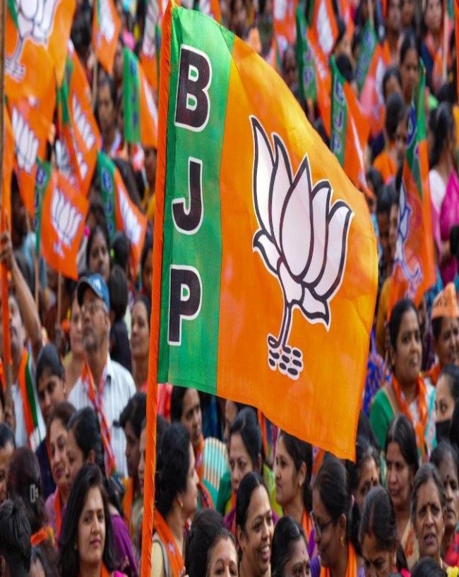 प्रदर्शन पर बीजेपी का पलटवार