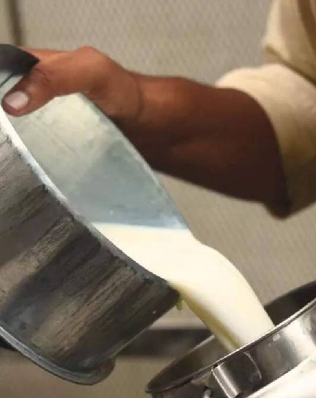 क्या आपके दूध में झाग बनाने वाला डिटर्जेंट है?