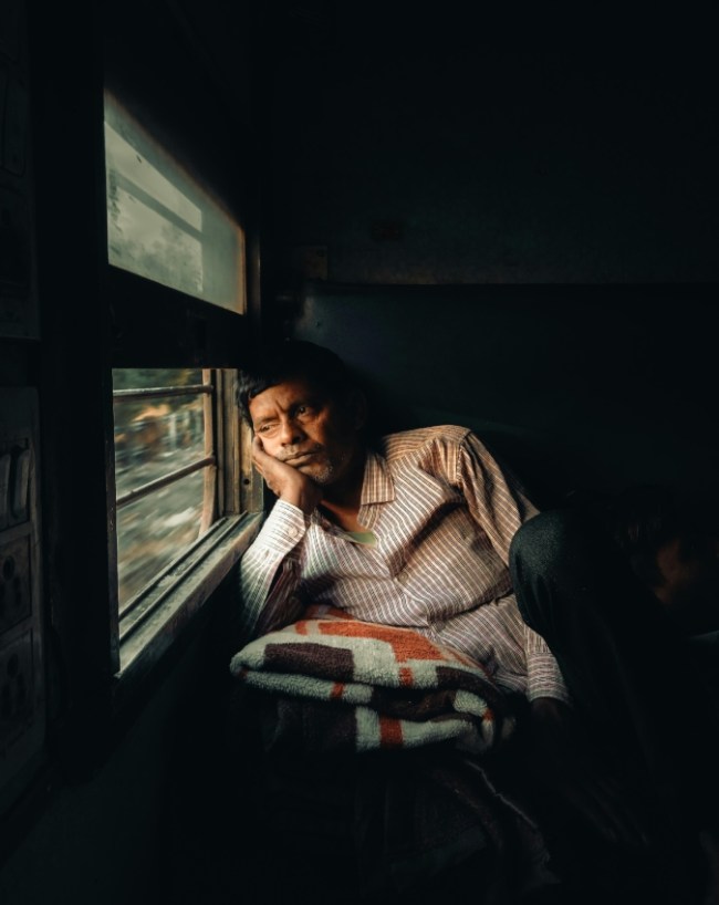 किसी दूसरे के टिकट पर सफर के नियम