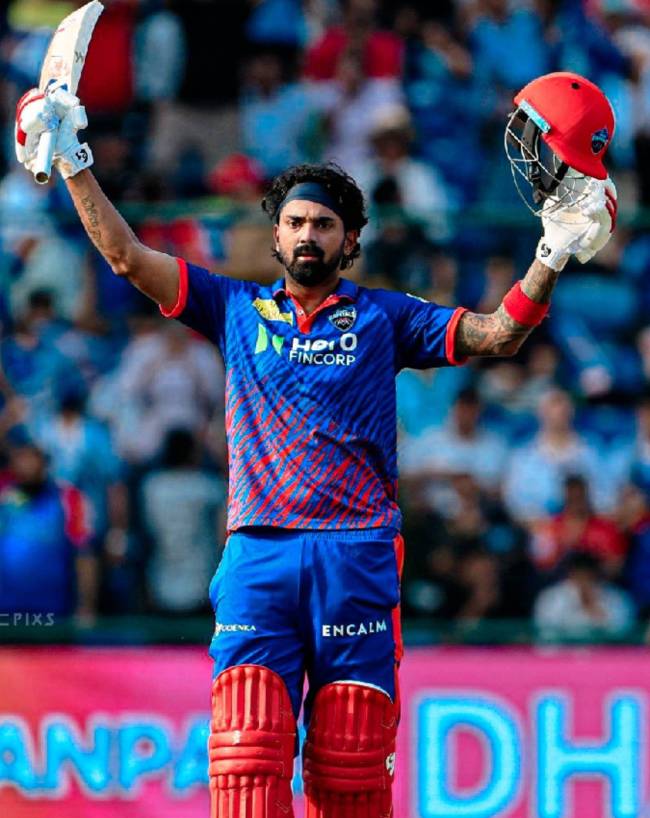 IPL में तीन टीमों के लिए 2-2 शतक लगाने वाले इकलौते बल्लेबाज
