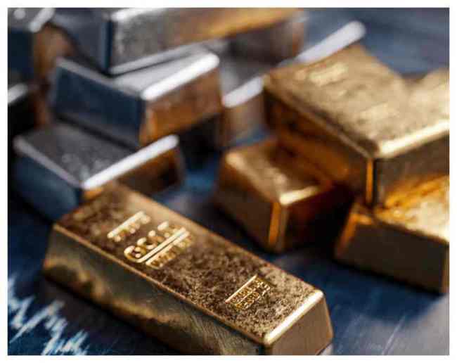 सोना का भाव 4000 रुपये ग‍िरा 