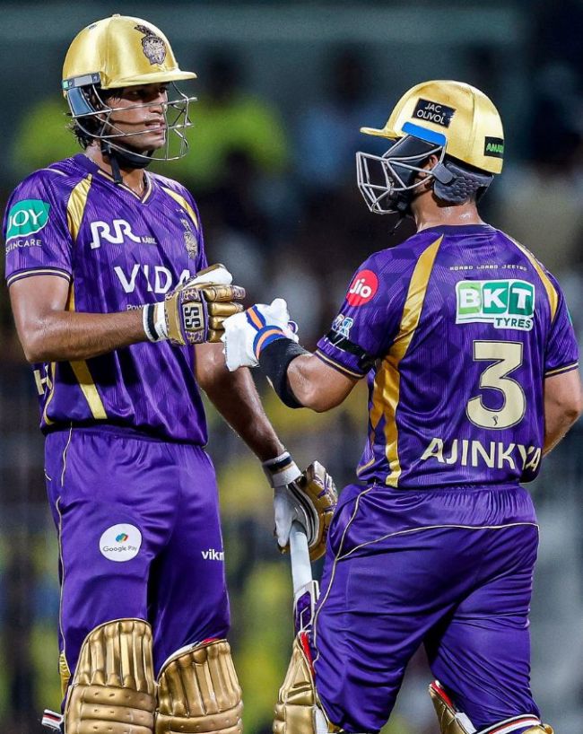 पॉइंट्स टेबल में किस नंबर पर है KKR?