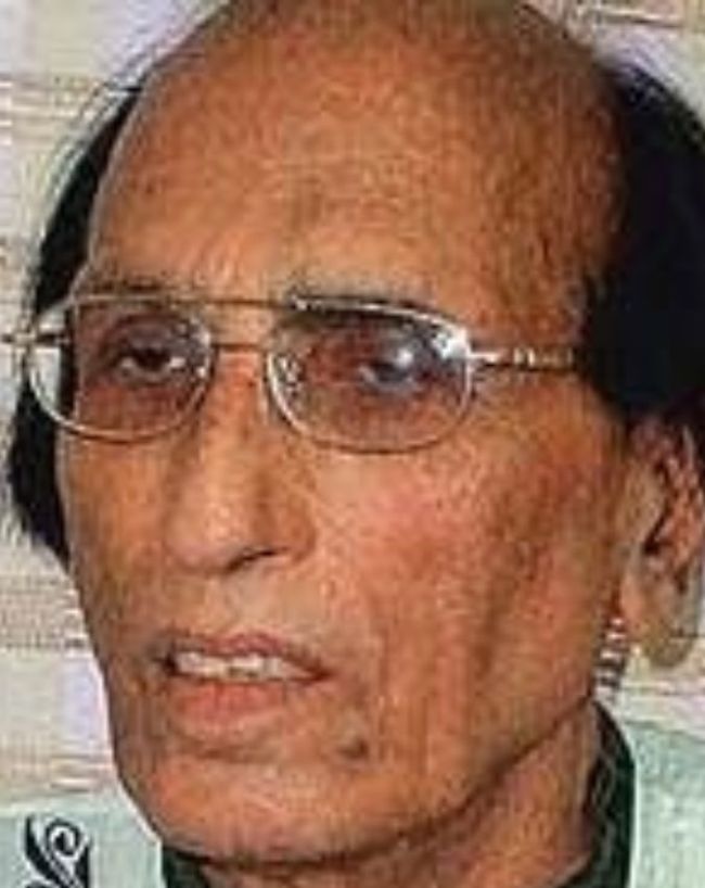  मशहूर शायर डॉ बशीर बद्र 