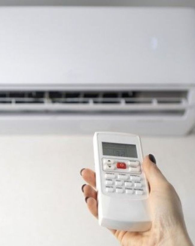 सिर्फ AC चलाने पर क्यों बढ़ता है लोड?