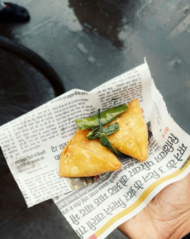 1 समोसा खाने पर कितने स्टेप्स चलने होंगे 
