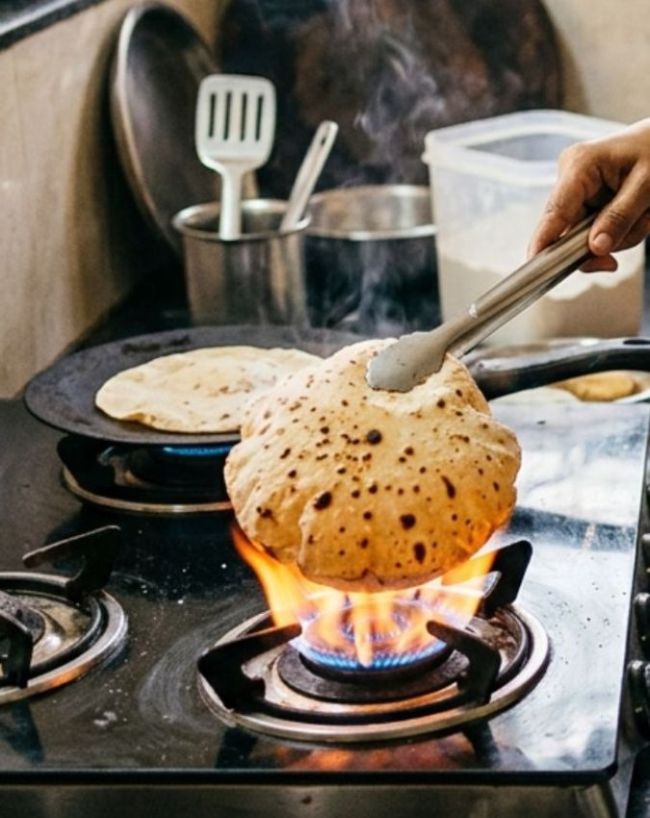मीडियम आंच पर सेंकें