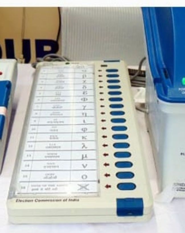 धीरे-धीरे बढ़ा EVM का इस्तेमाल
