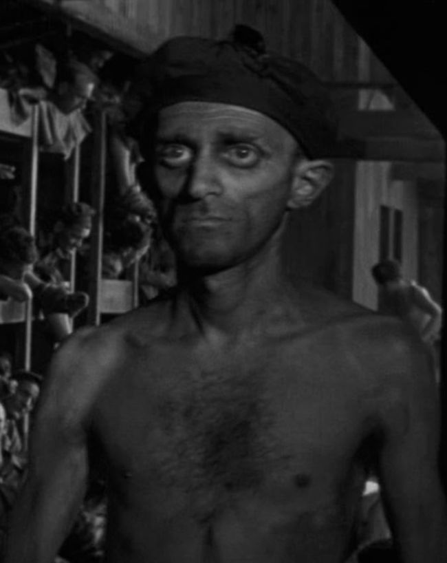 ग्लैमर से हटकर युद्ध की सच्चाई
