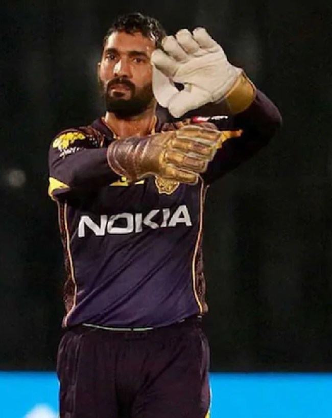 दिनेश कार्तिक 