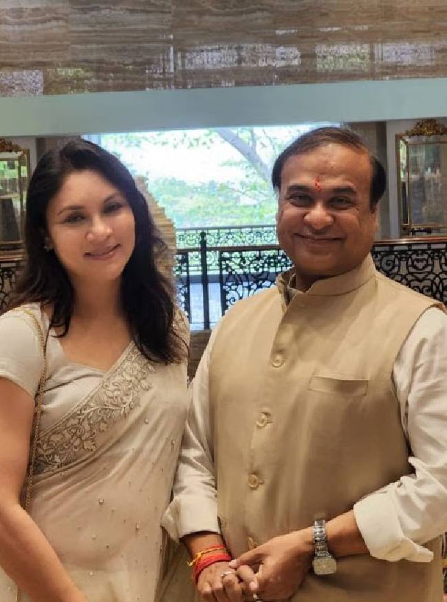 हिमंता सरमा के पास कैश और गहने