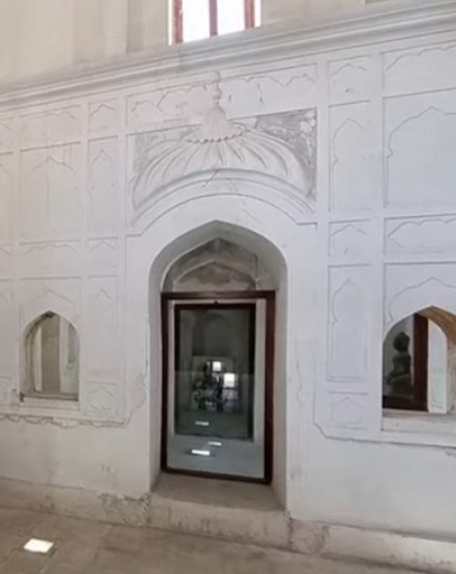 किसने बनवाया था ये मंदिर?