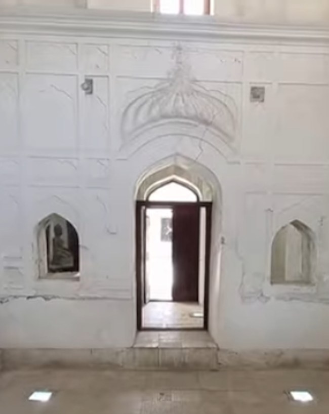 निर्माण में इस्तेमाल की गई सामग्री