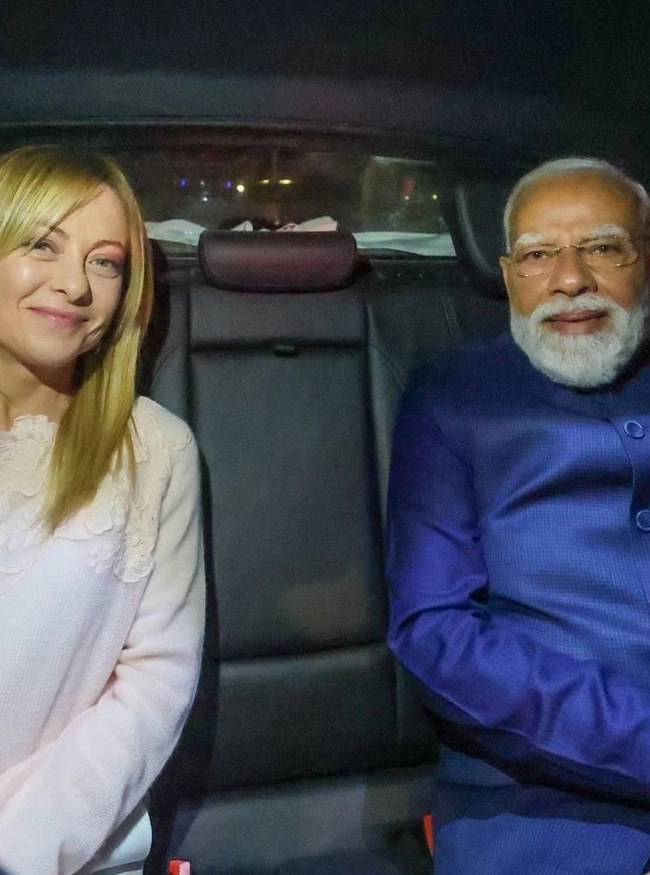 पहले भी वायरल हुईं फोटो-वीडियो