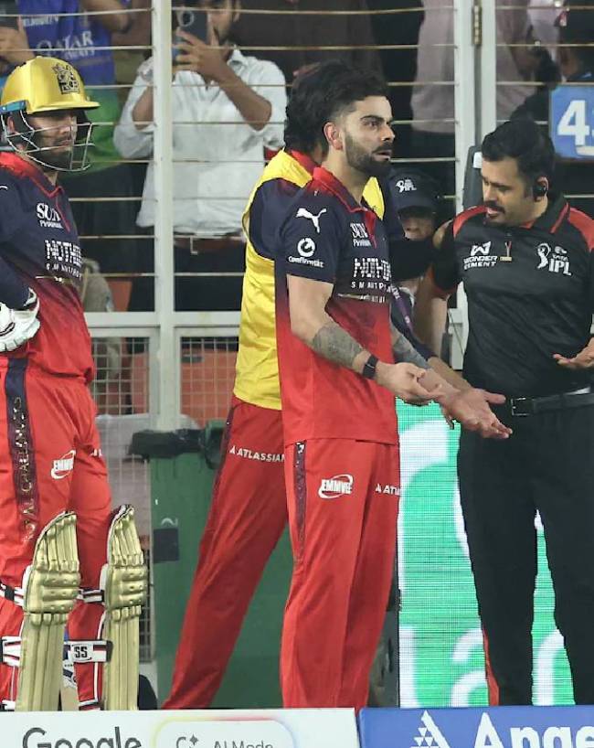 अंपायर से भिड़ गए विराट कोहली