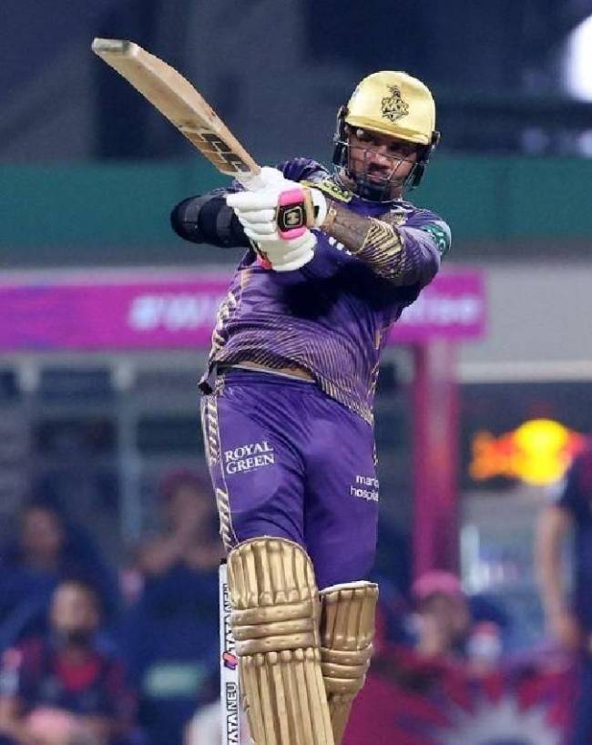 IPL में 1000 रन और 200 विकेट का डबल पूरा करने वाले पहले खिलाड़ी