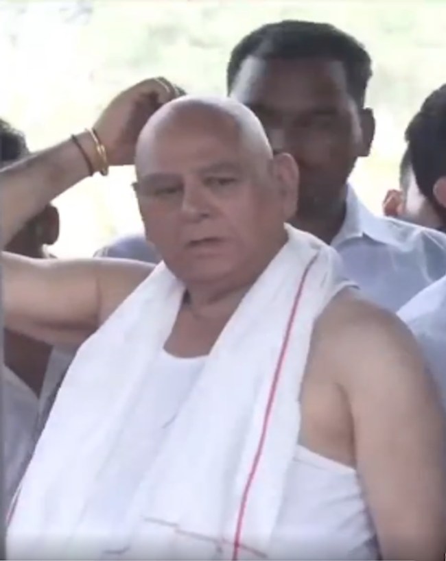 ससुर ने निभाई मुखाग्नि की रस्म