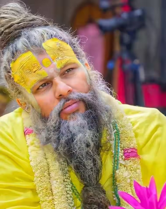 किस बीमारी का जूझ रहे हैं महाराज जी?