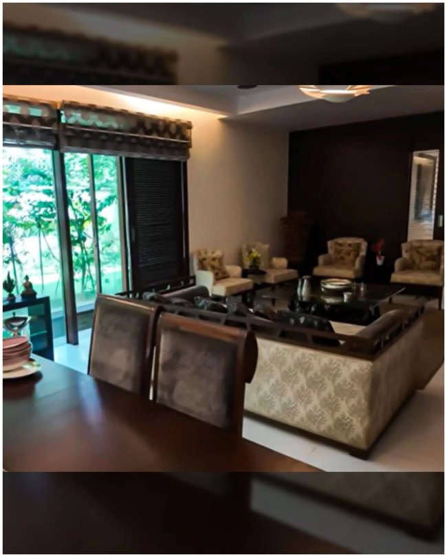 लिविंग और डायनिंग एरिया
