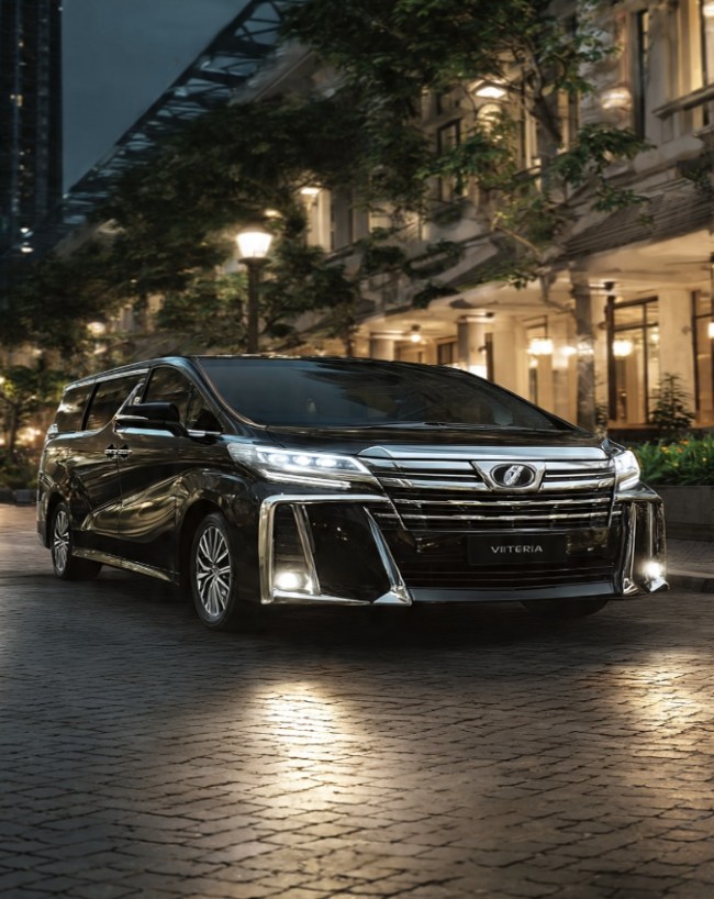टोयोटा वेलफायर (Toyota Vellfire)