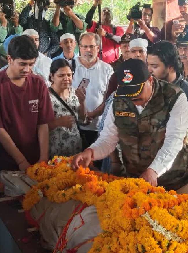 हाई कोर्ट के आदेश पर हुआ दूसरा पोस्टमार्टम हाई कोर्ट के आदेश पर हुआ दूसरा पोस्टमार्टम