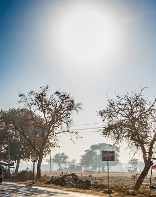 धूल के बादल बढ़ा रही गर्मी