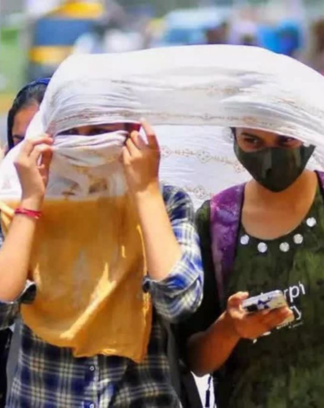 दिन में आग जैसी गर्मी, रात में जानलेवा ठंड