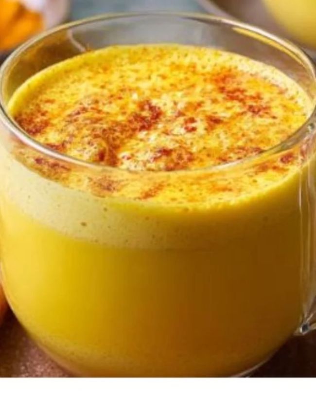 हल्दी वाला दूध पिएं