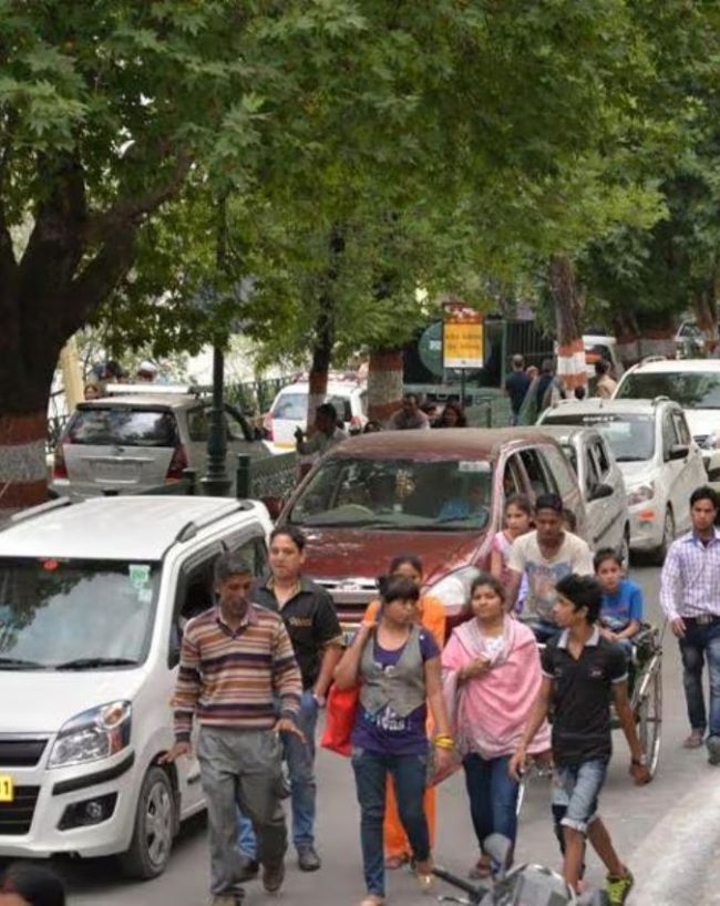 नैनीताल में पार्किंग और ट्रैफिक ने बढ़ाई मुश्किल
