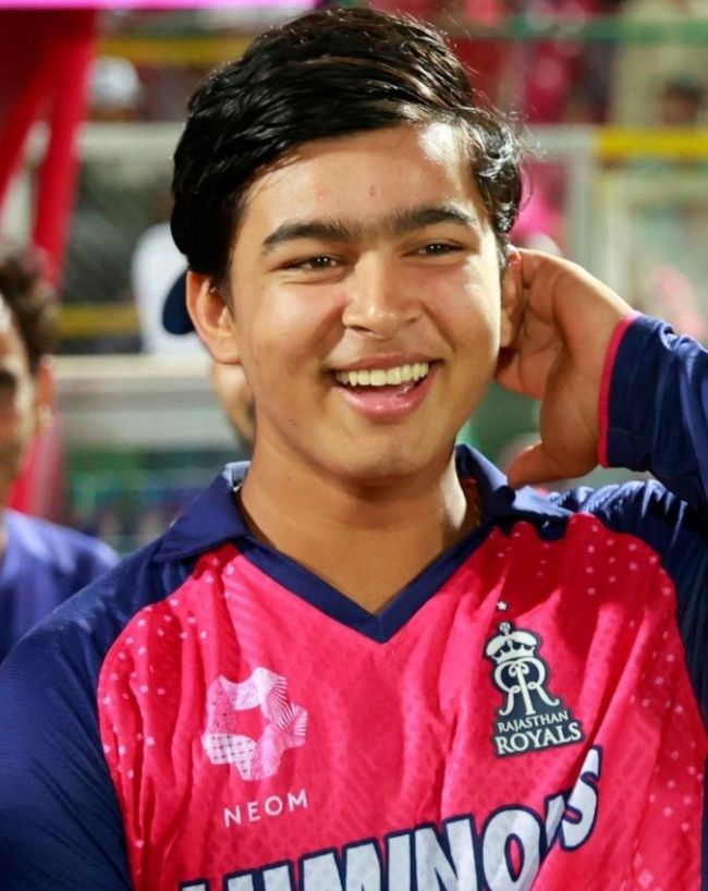 IPL में सबसे तेज 50 छक्के