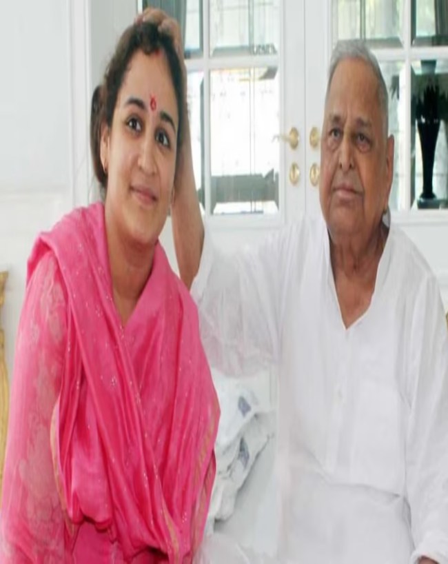 अपर्णा को मुलायम सिंह खुद लेकर आए थे राजनीति में