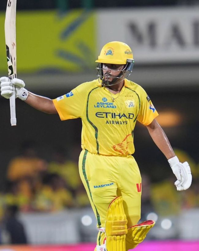 CSK के खिलाड़ी लगातार हो रहे चोटिल