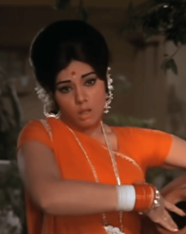 'बिंदिया चमकेगी चूड़ी खनकेगी' किस मूवी में रिलीज हुआ था